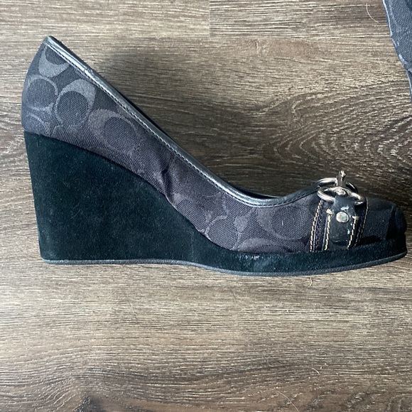 Coach Logo Signature Style canvas suede wedges clasp buckle detail - Picture 5 of 8